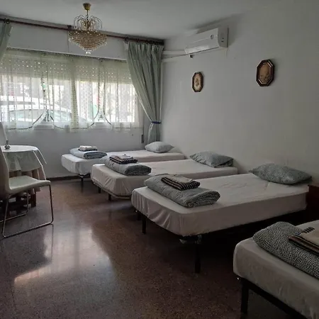 Habitación en casa particular 10-46-1- Комната В Квартире Для 4 Человек В Аликанте *