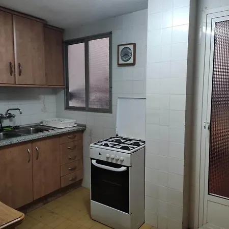 10-46-1- Комната В Квартире Для 4 Человек В Аликанте Habitación en casa particular