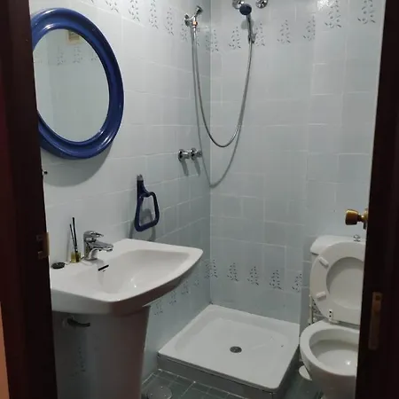 10-46-1- Комната В Квартире Для 4 Человек В Аликанте Habitación en casa particular *